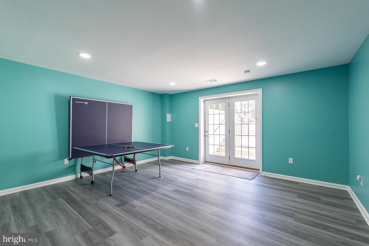 MEADOWS 2 - Residential