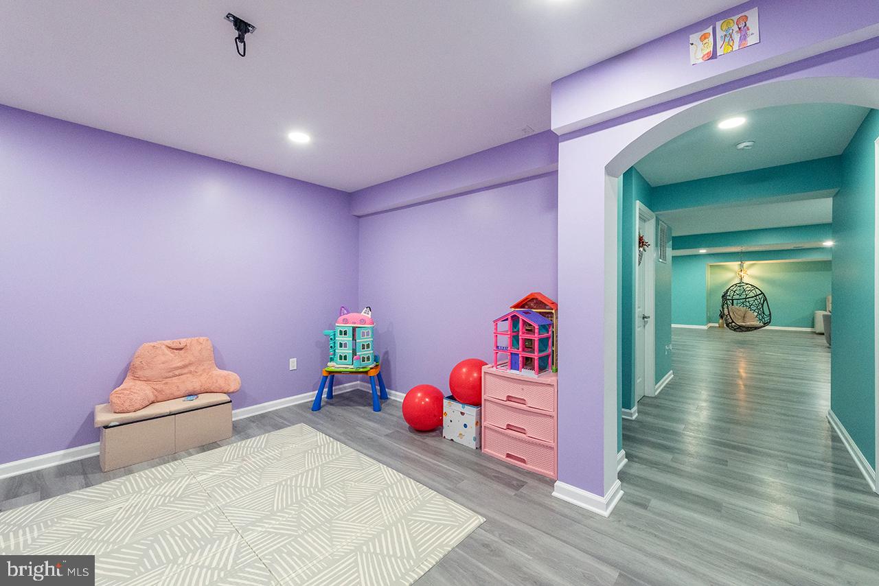 MEADOWS 2 - Residential