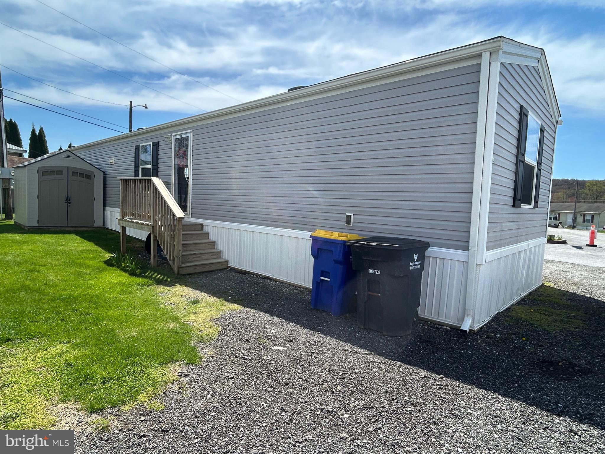 Come by and see this Clayton 2019 single wide 14x66 in Honeybrook in the Keystone Court Community. This Great home features 3 bedrooms and 2 bathrooms. This home has been meticulously maintained don’t miss the opportunity to make this your home please call and make your appointment today. Lot rent includes $6 trash $35 for water and sewer all together monthly lot rent $650