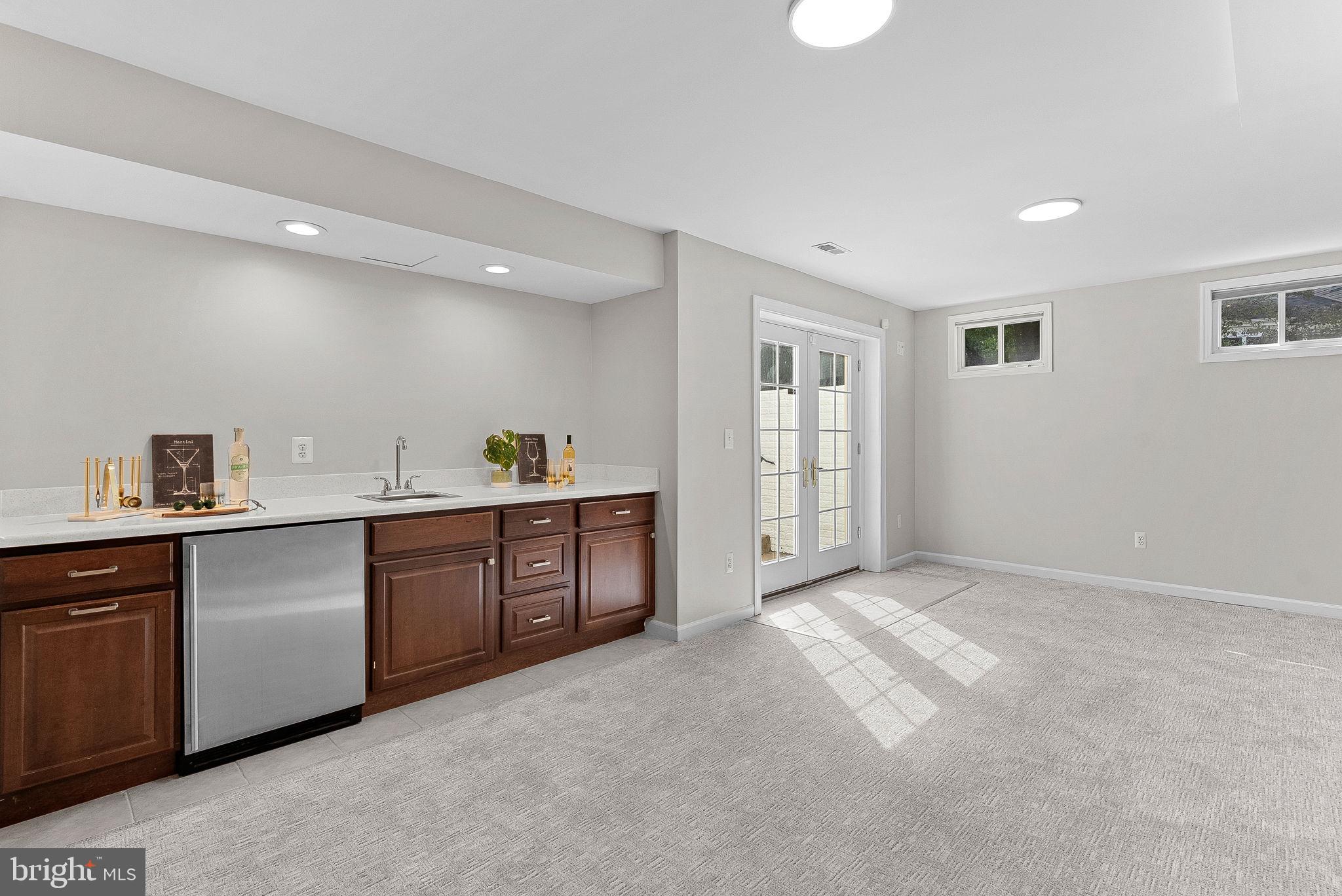 LOWES ISLAND - Residential