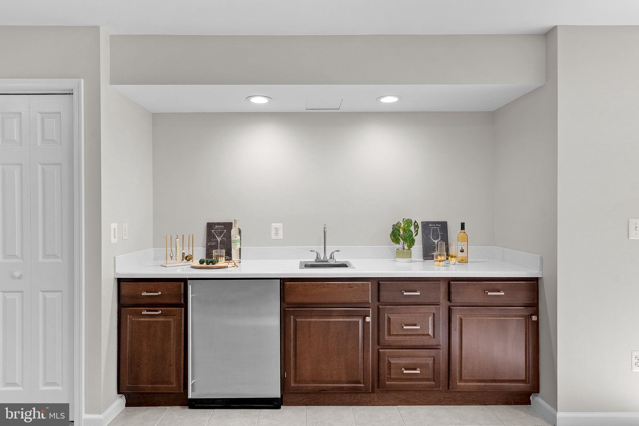 LOWES ISLAND - Residential