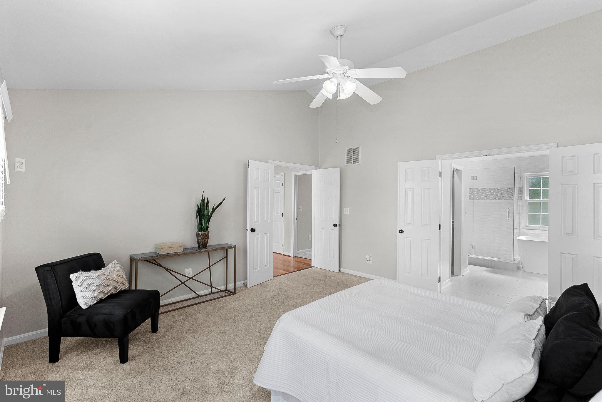 LOWES ISLAND - Residential