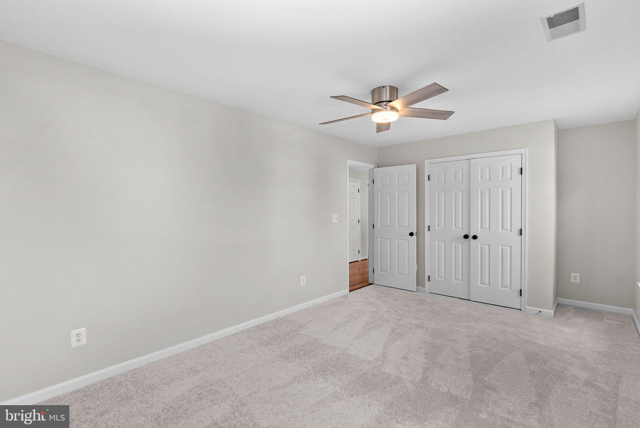 LOWES ISLAND - Residential