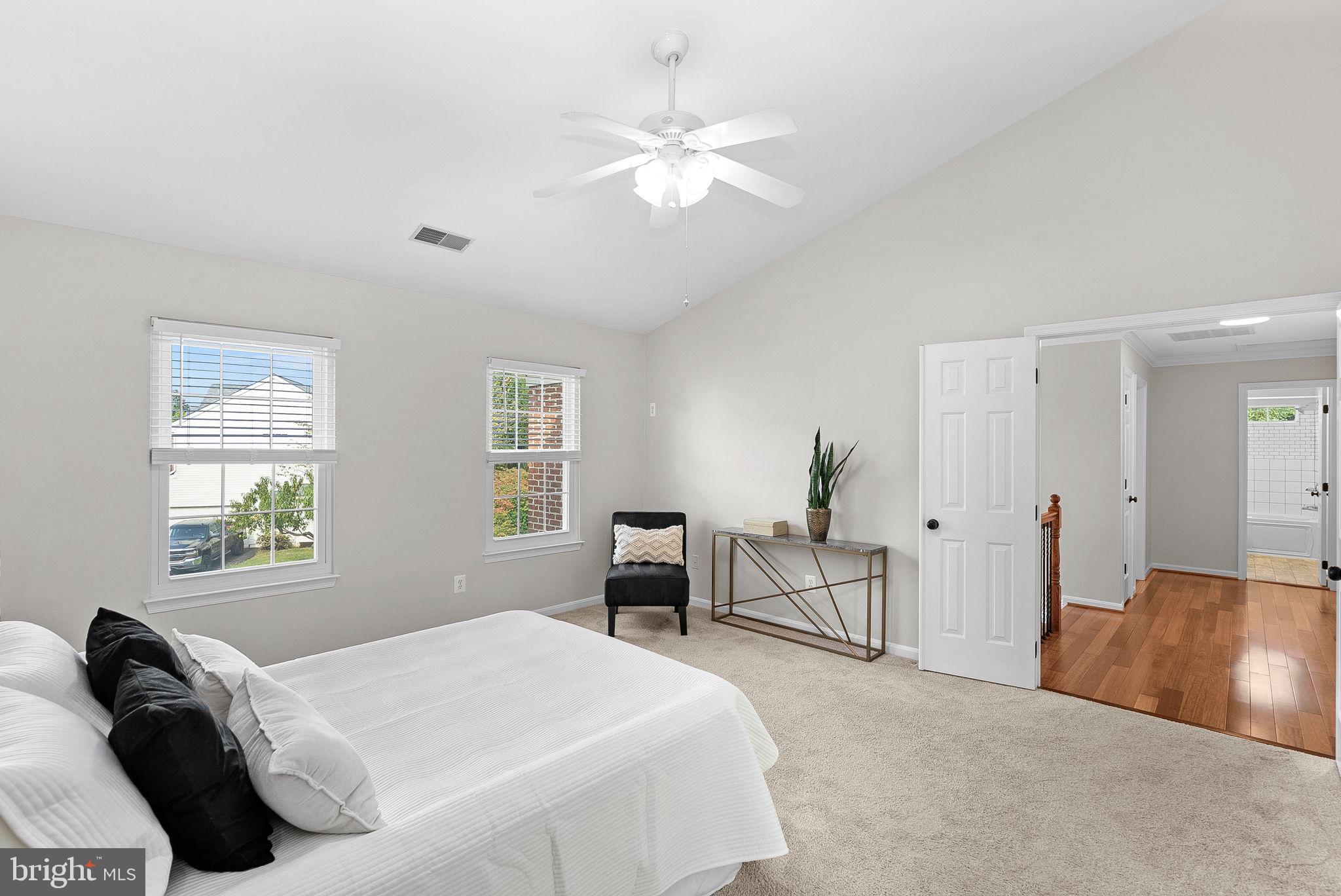 LOWES ISLAND - Residential