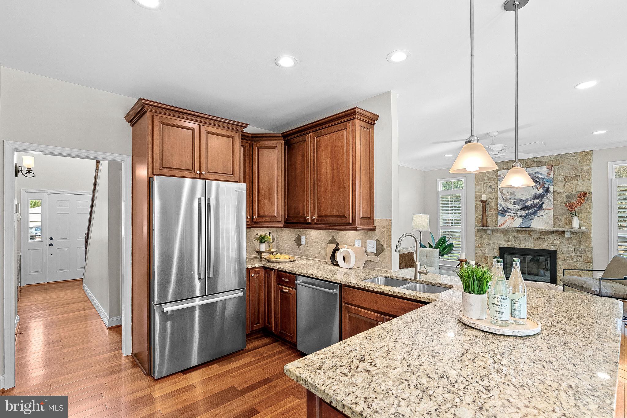 LOWES ISLAND - Residential