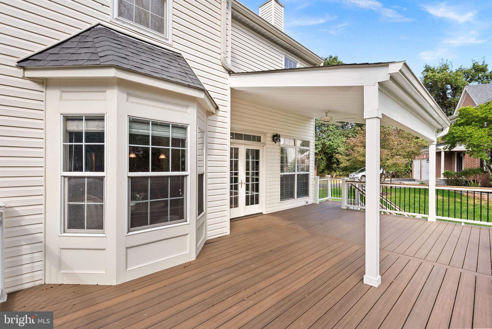 LOWES ISLAND - Residential