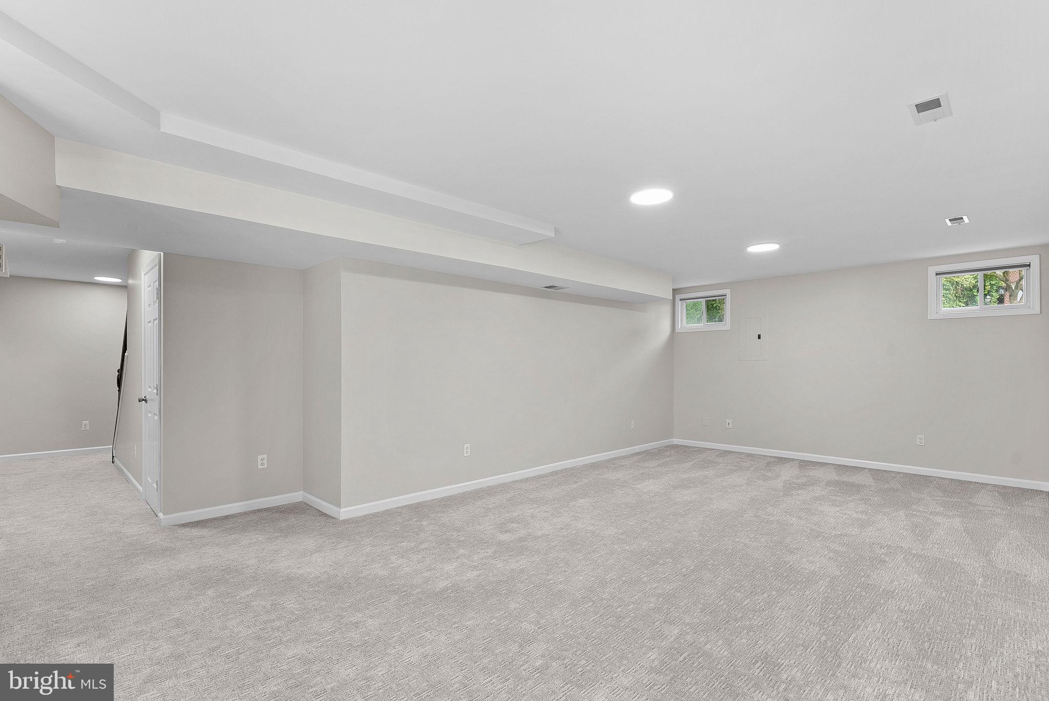 LOWES ISLAND - Residential