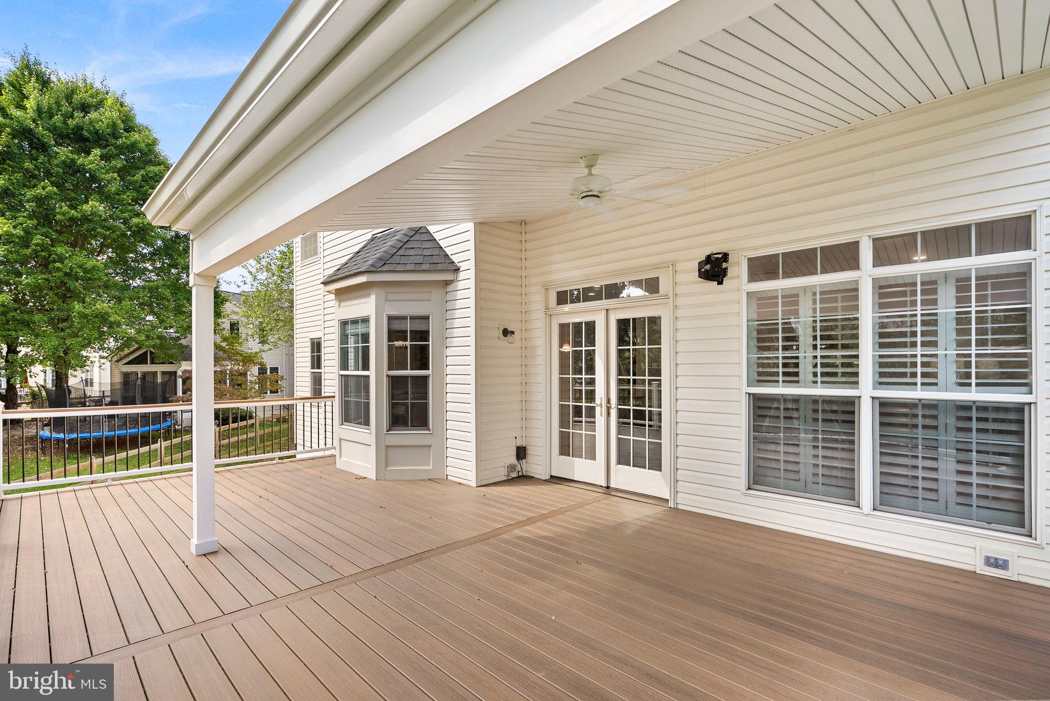 LOWES ISLAND - Residential