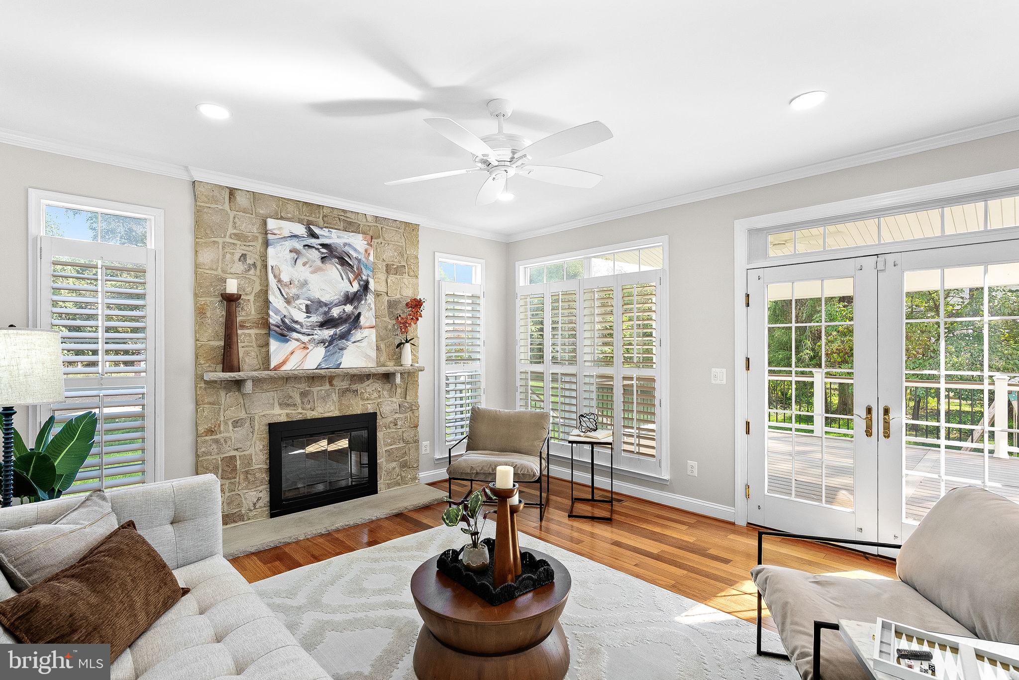 LOWES ISLAND - Residential