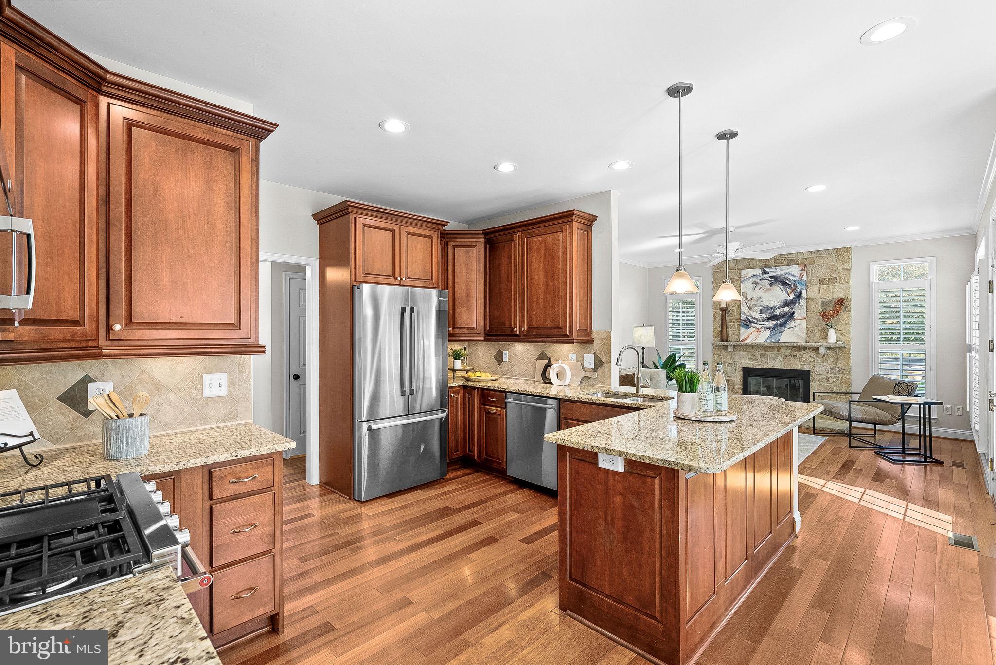 LOWES ISLAND - Residential