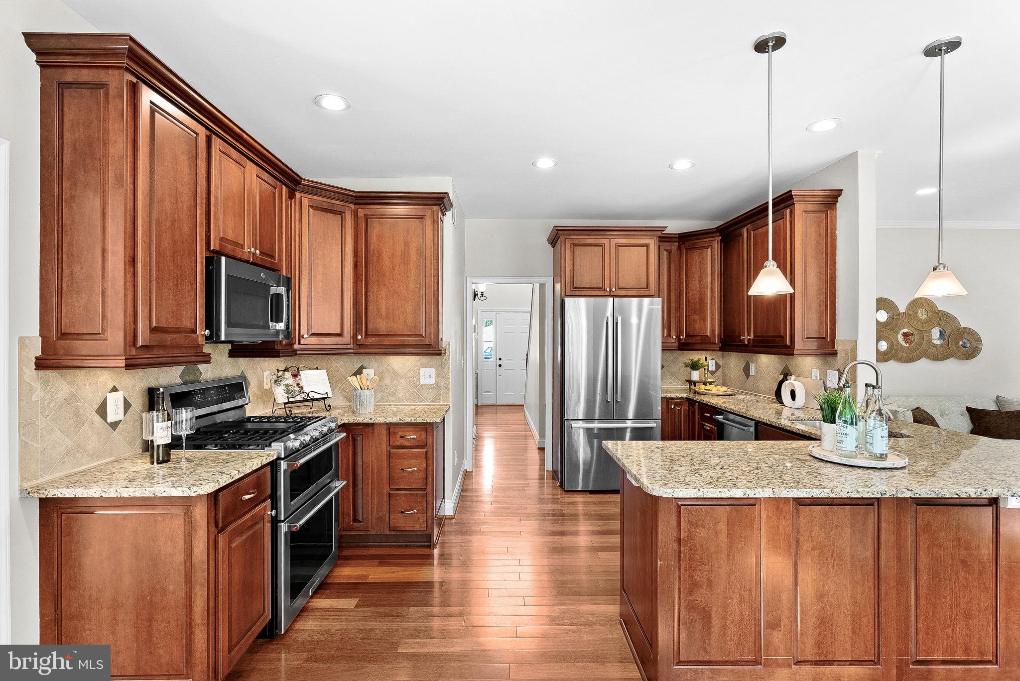 LOWES ISLAND - Residential