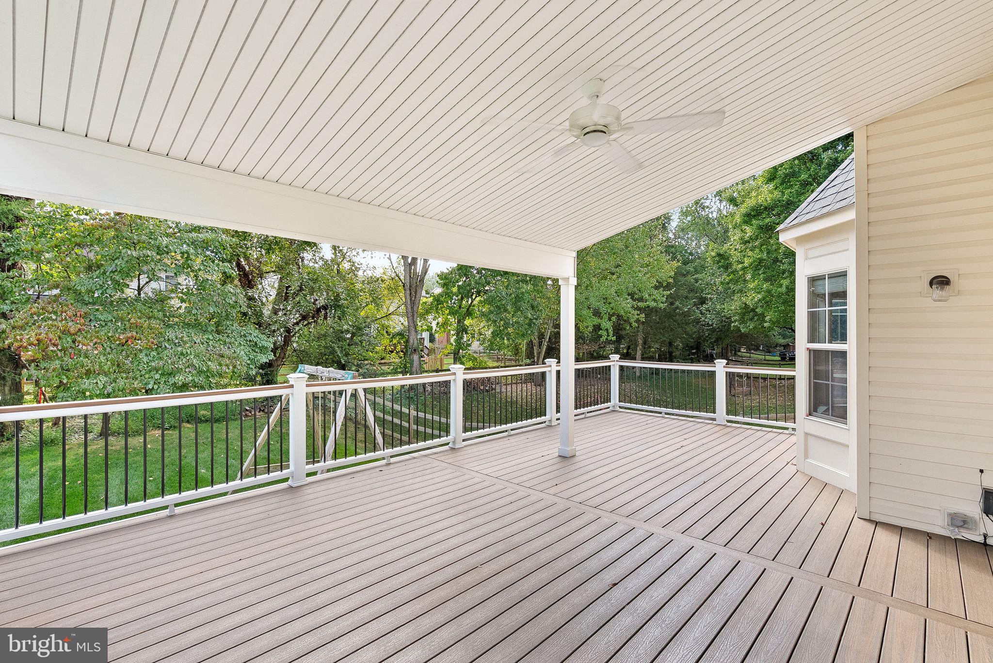 LOWES ISLAND - Residential