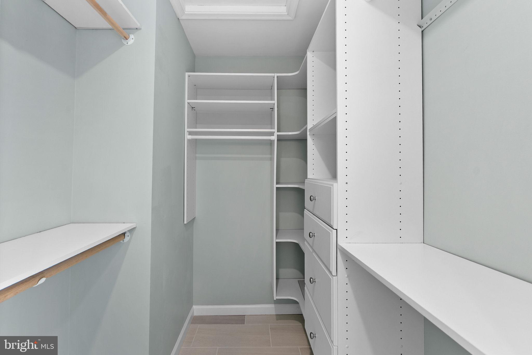 LOWES ISLAND - Residential