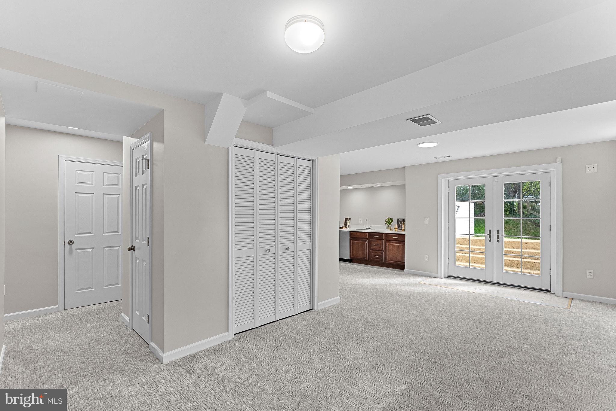 LOWES ISLAND - Residential