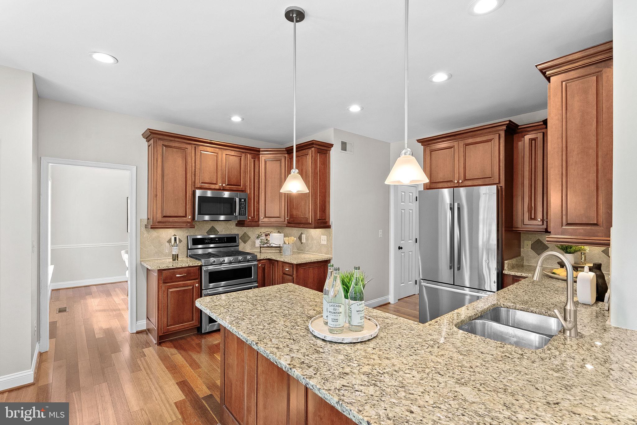 LOWES ISLAND - Residential