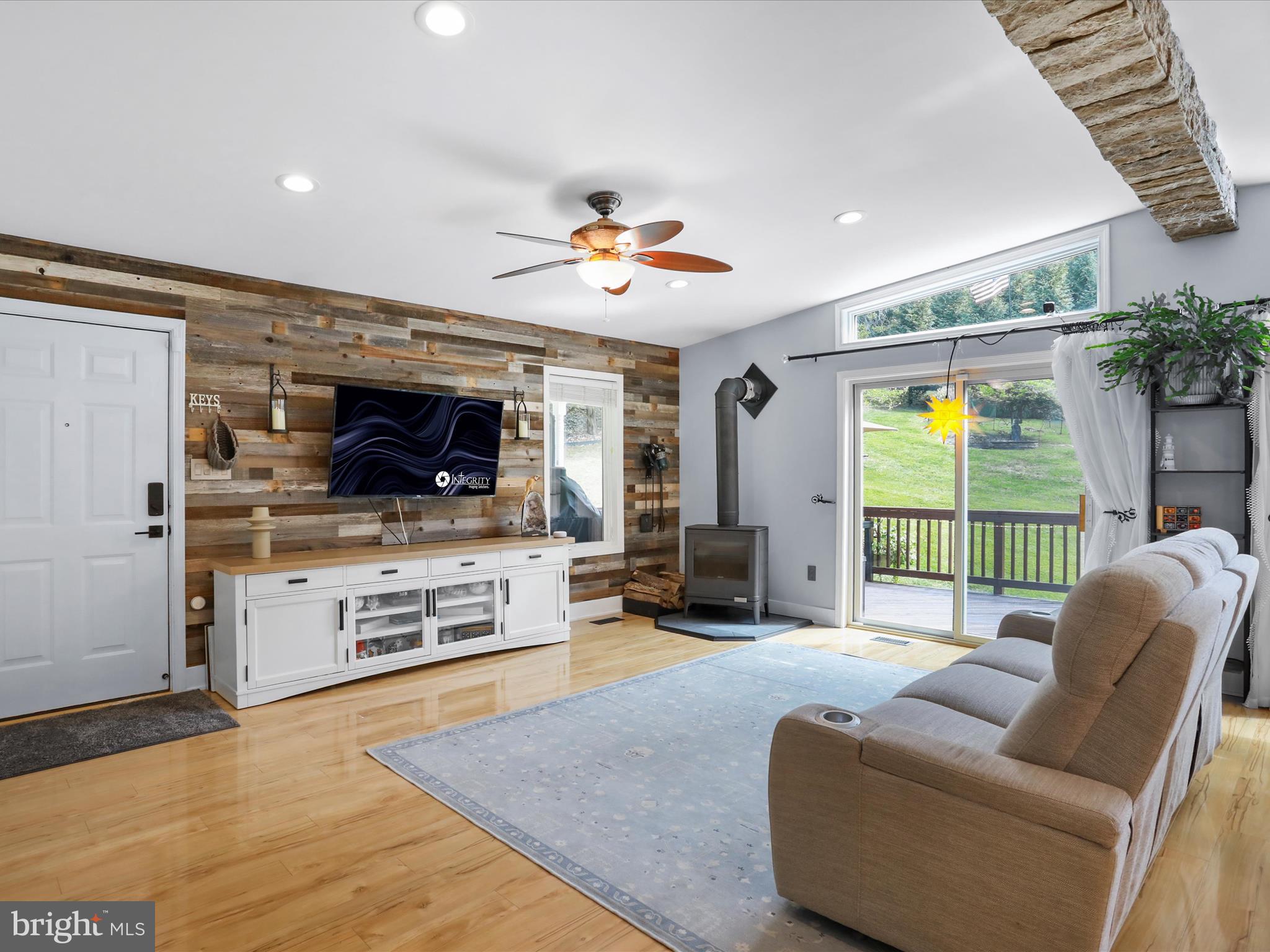 1250 HIGH KNOB ROAD