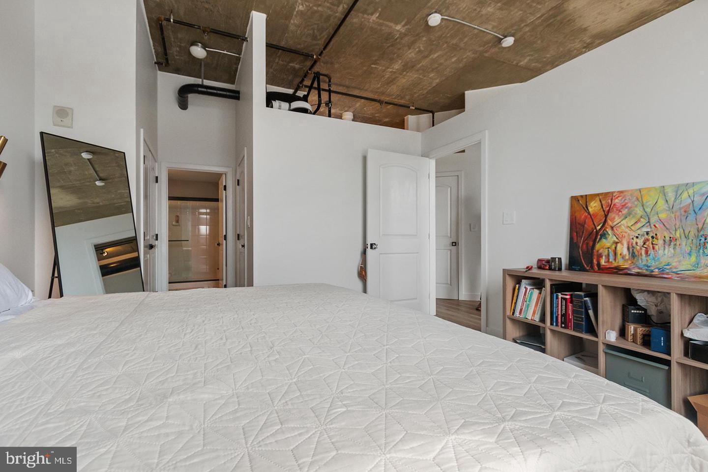 113 N BREAD STREET 3H6