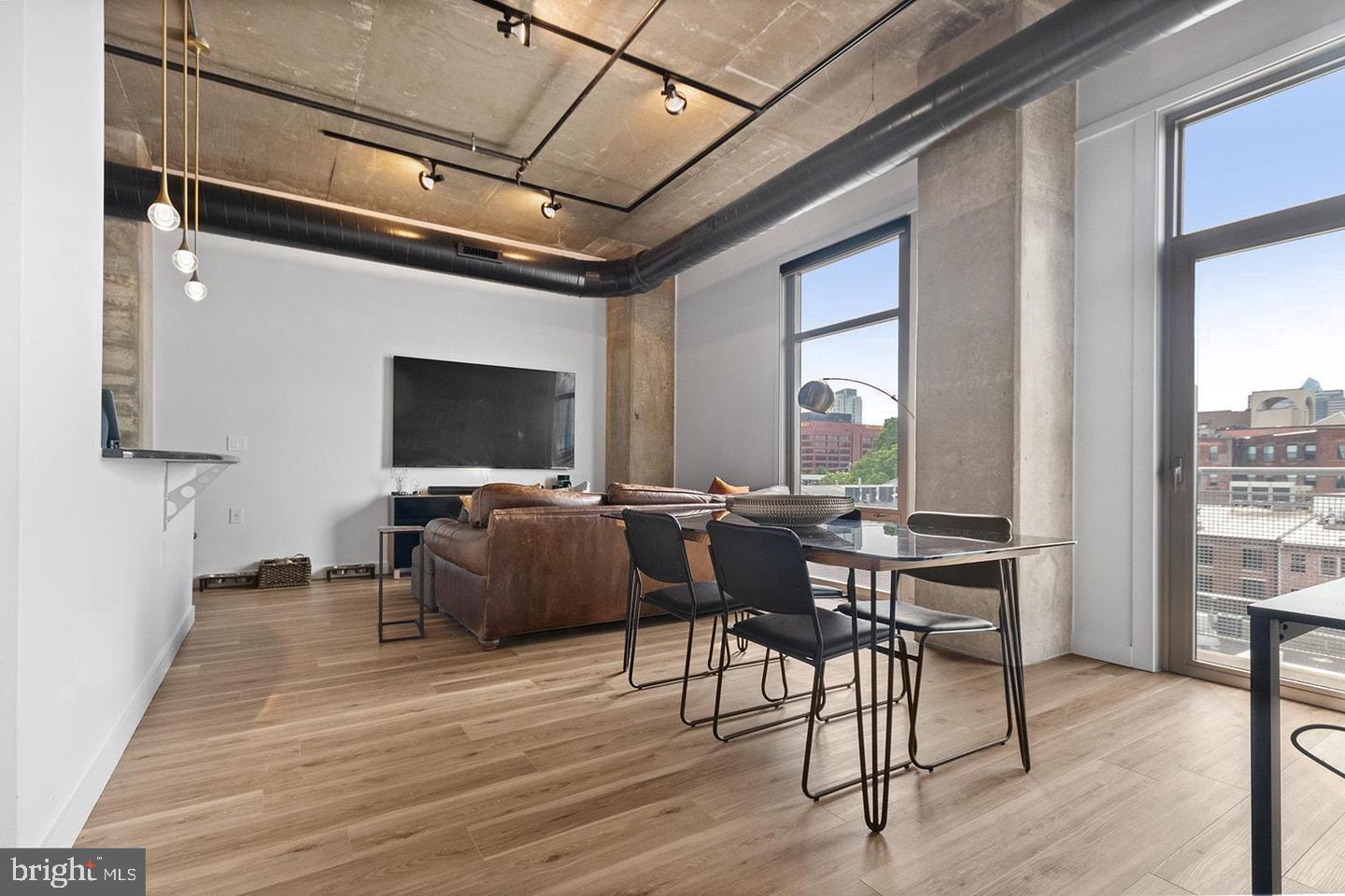113 N BREAD STREET 3H6
