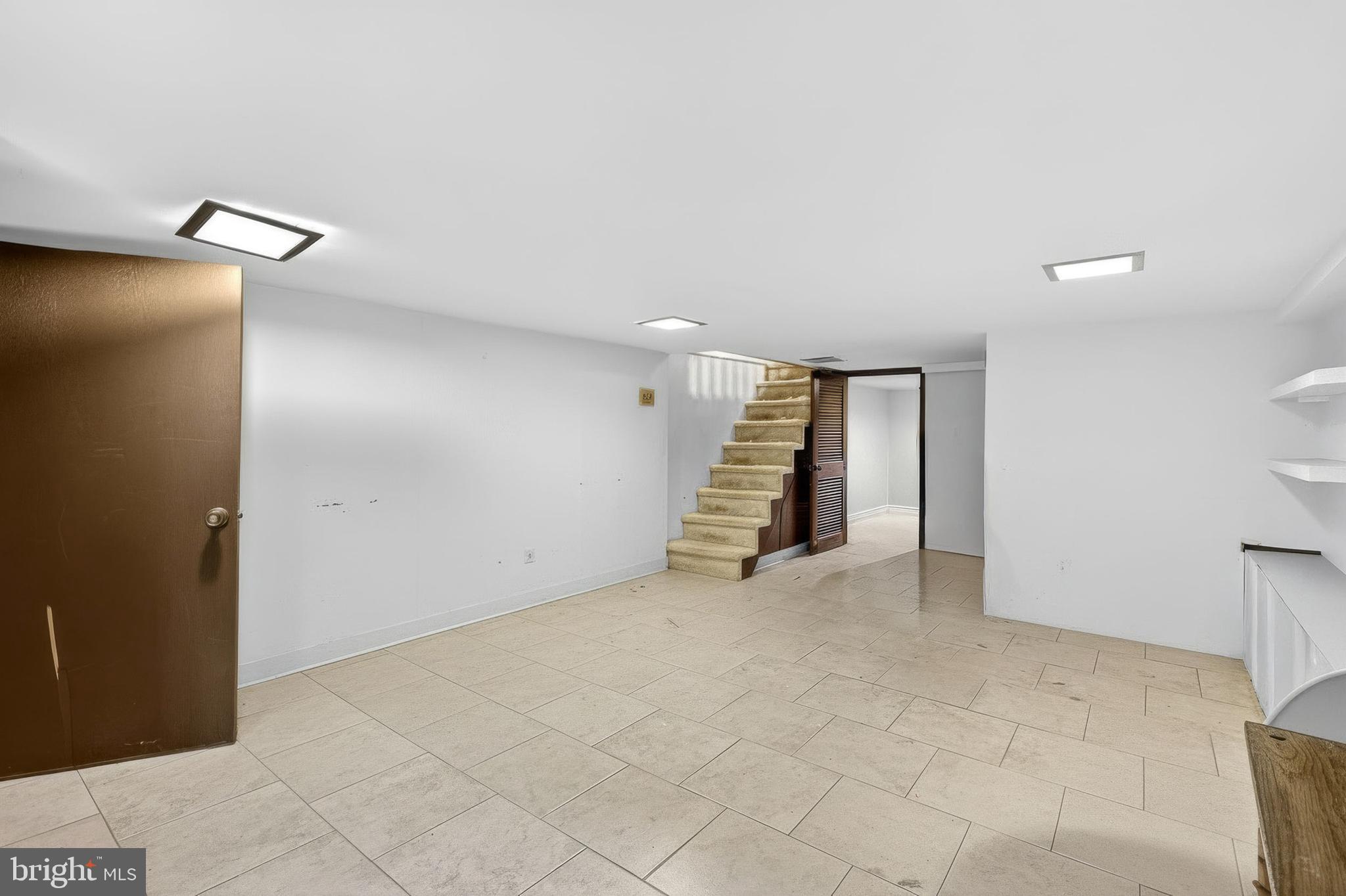 GIRARD ESTATES - Residential