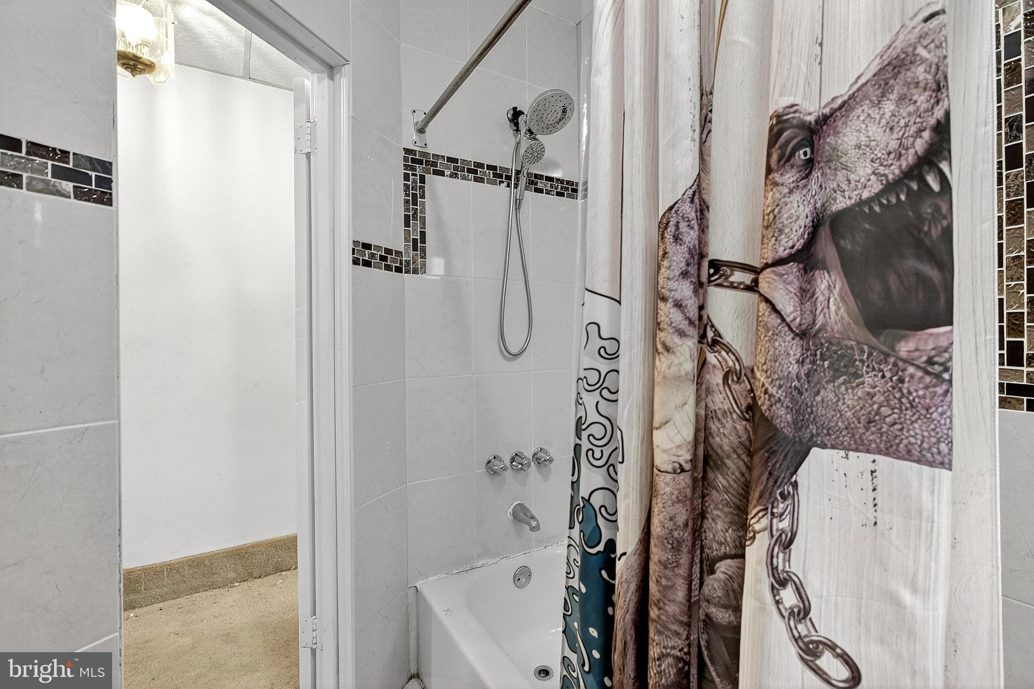 GIRARD ESTATES - Residential