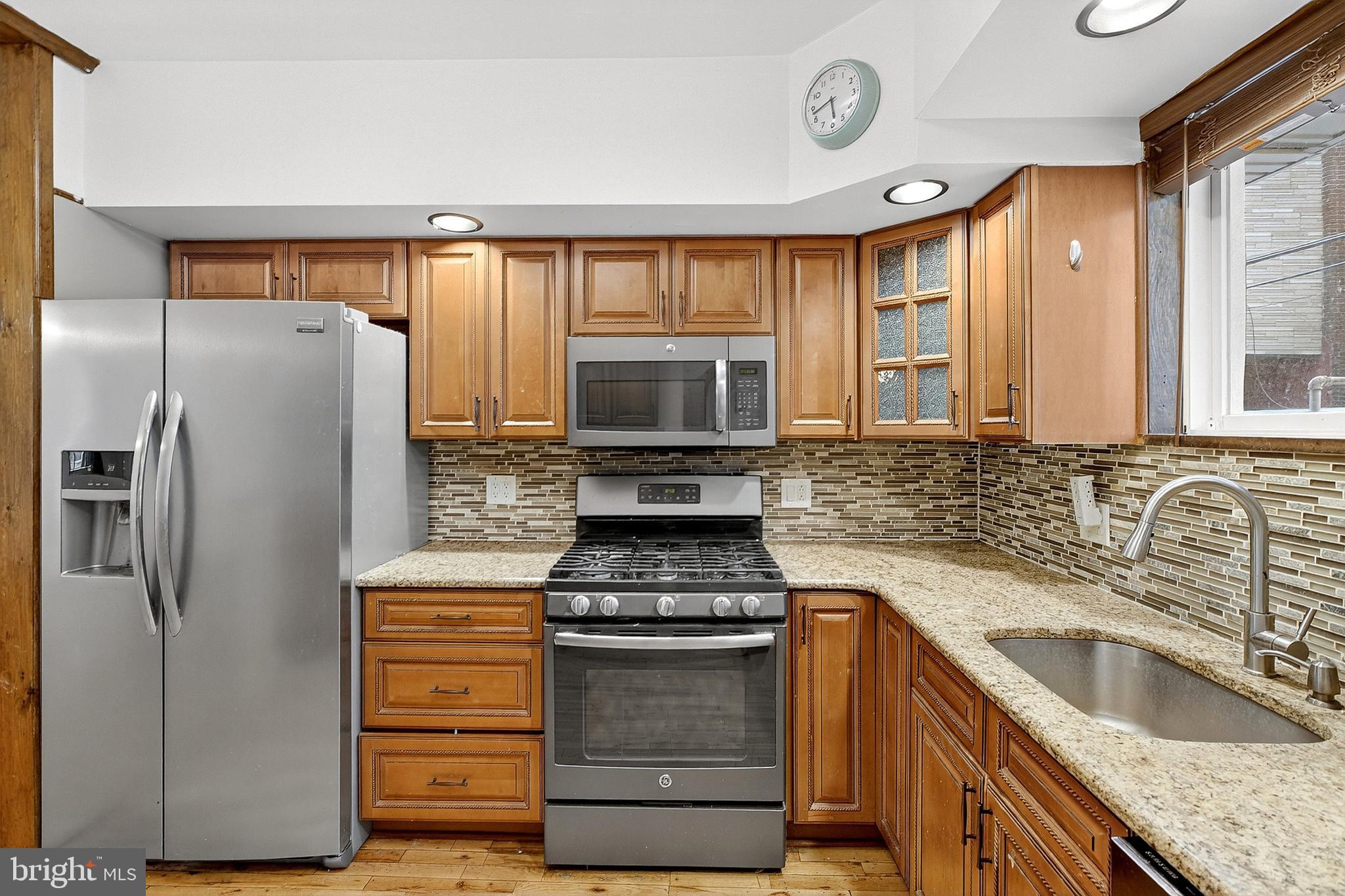 GIRARD ESTATES - Residential