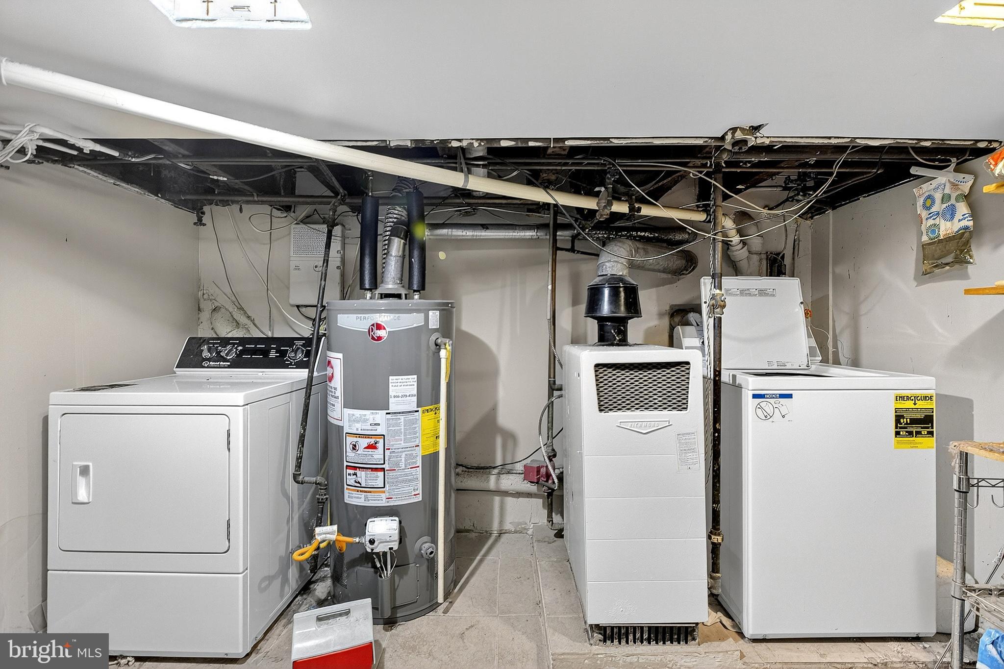 GIRARD ESTATES - Residential