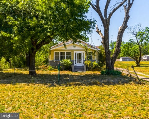 Homes For Sale - 391 E Butler Avenue<br/> VINELAND, NJ 08360