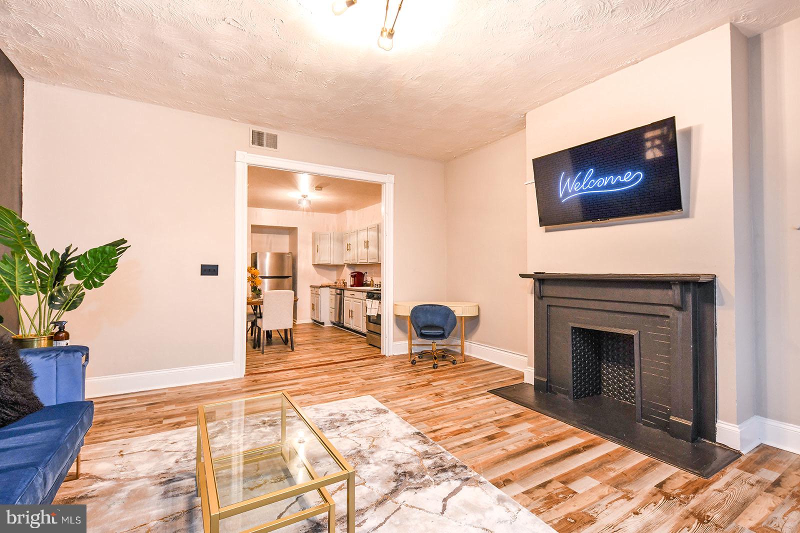 728 RESERVIOR STREET 3