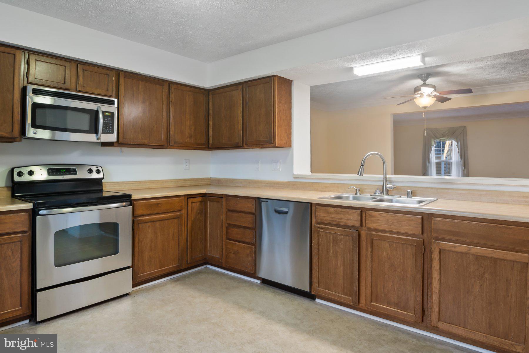 VILLAGE OF HICKORY RIDGE - Residential