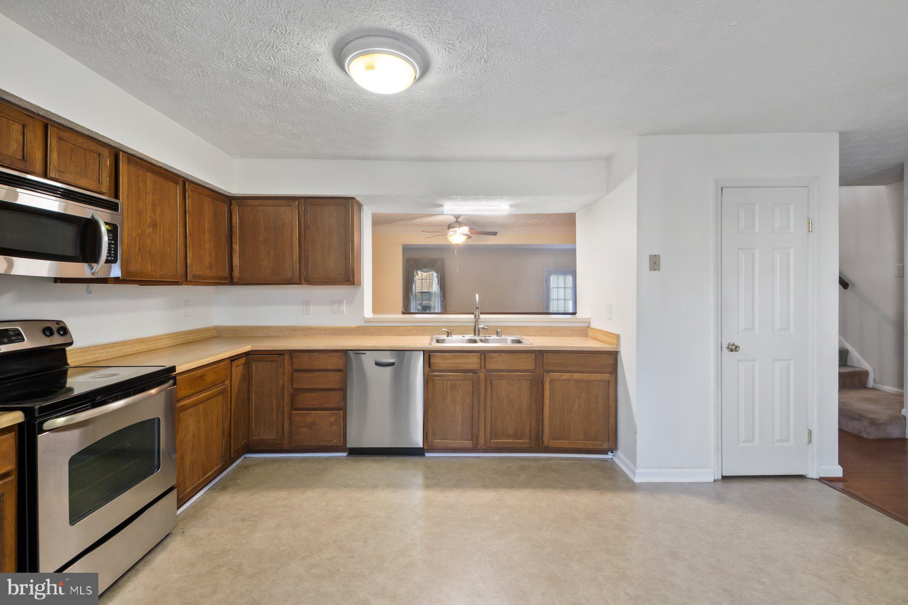 VILLAGE OF HICKORY RIDGE - Residential