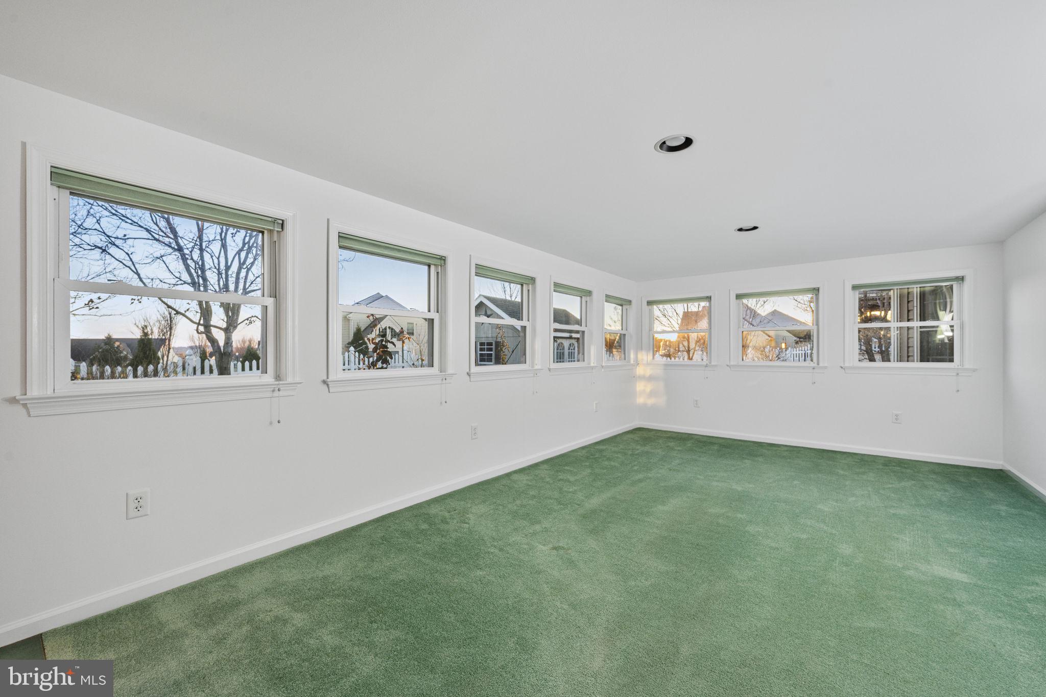 WILLOW CREEK - Residential