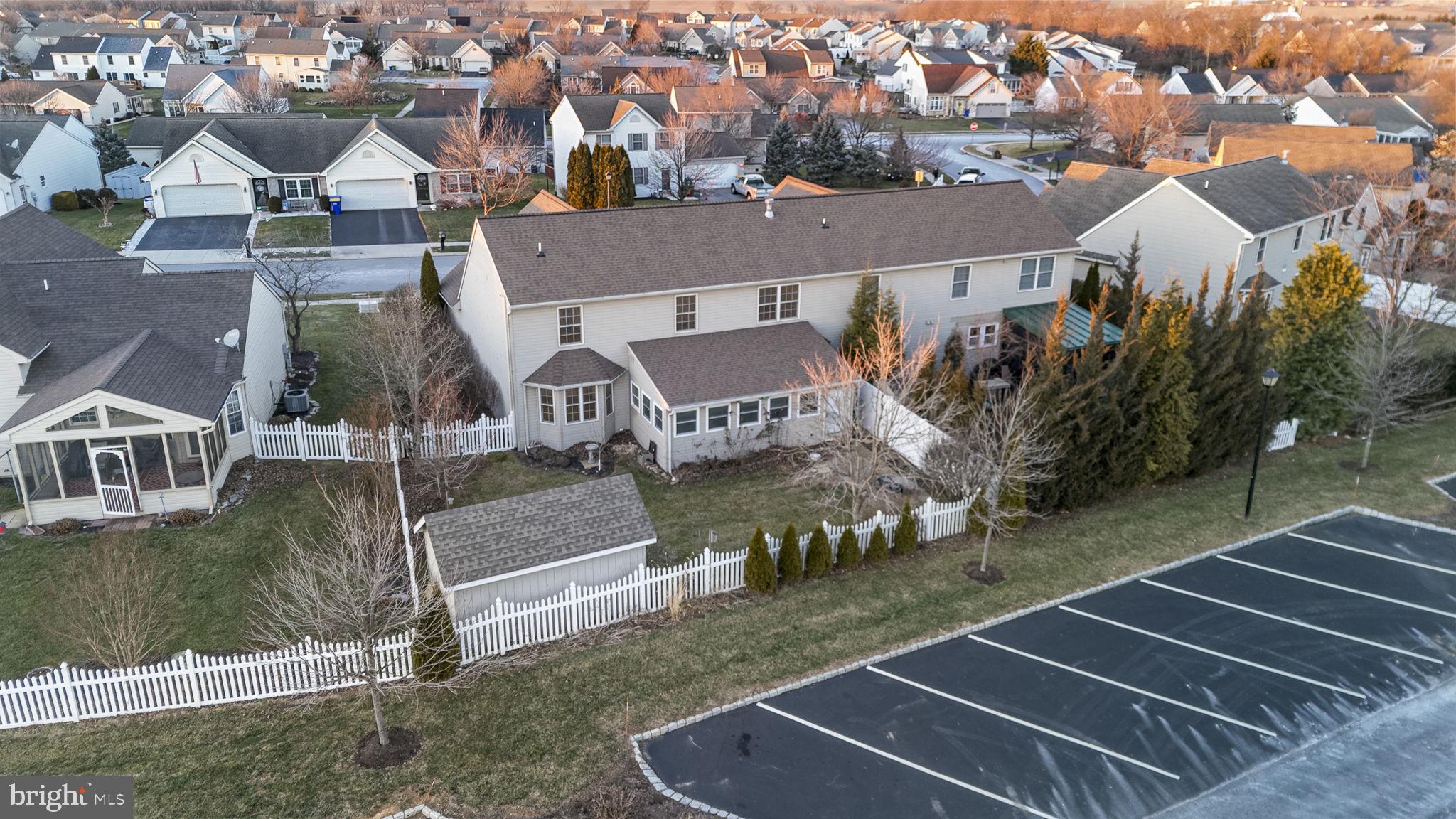 WILLOW CREEK - Residential