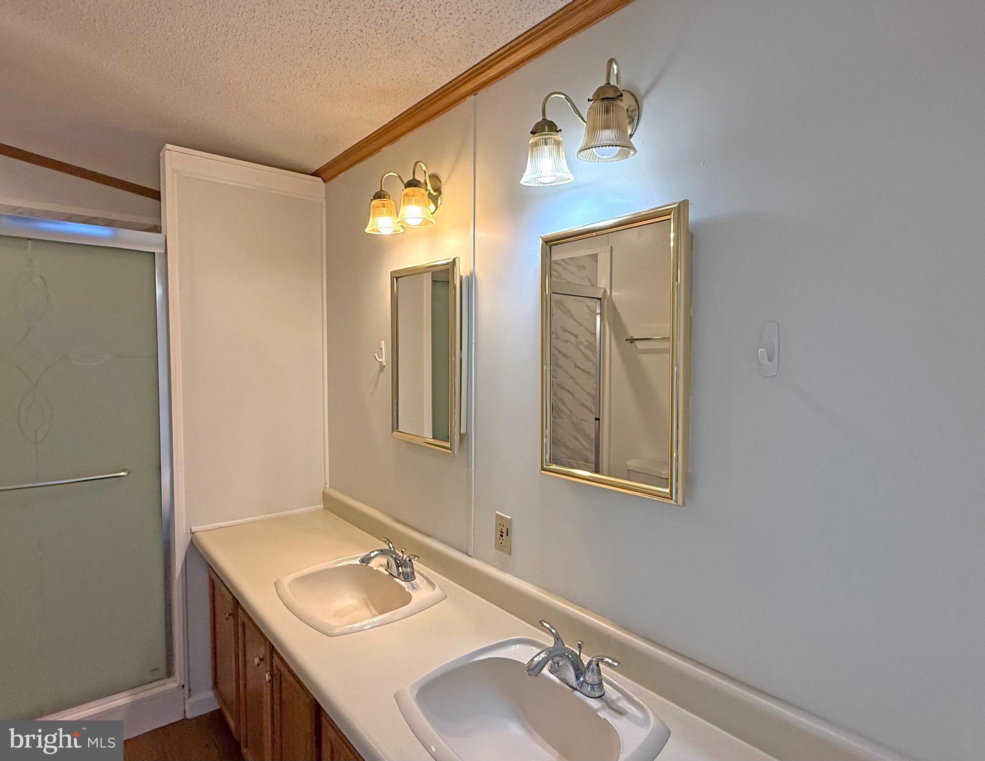 MARINERS COVE - Residential