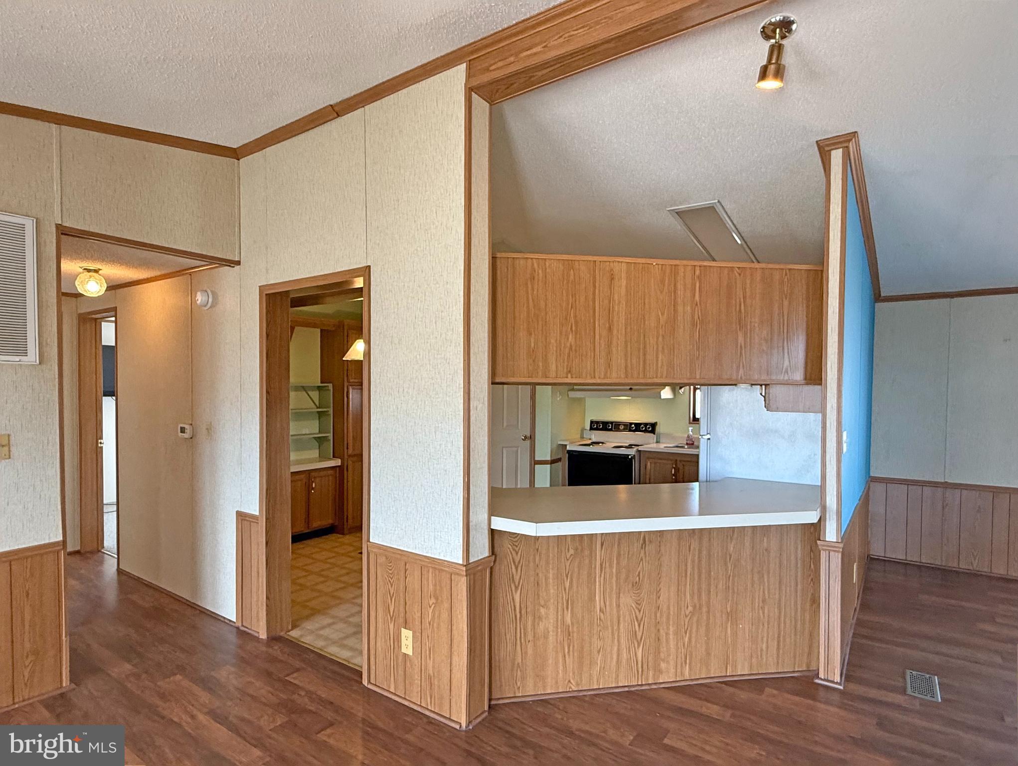 MARINERS COVE - Residential