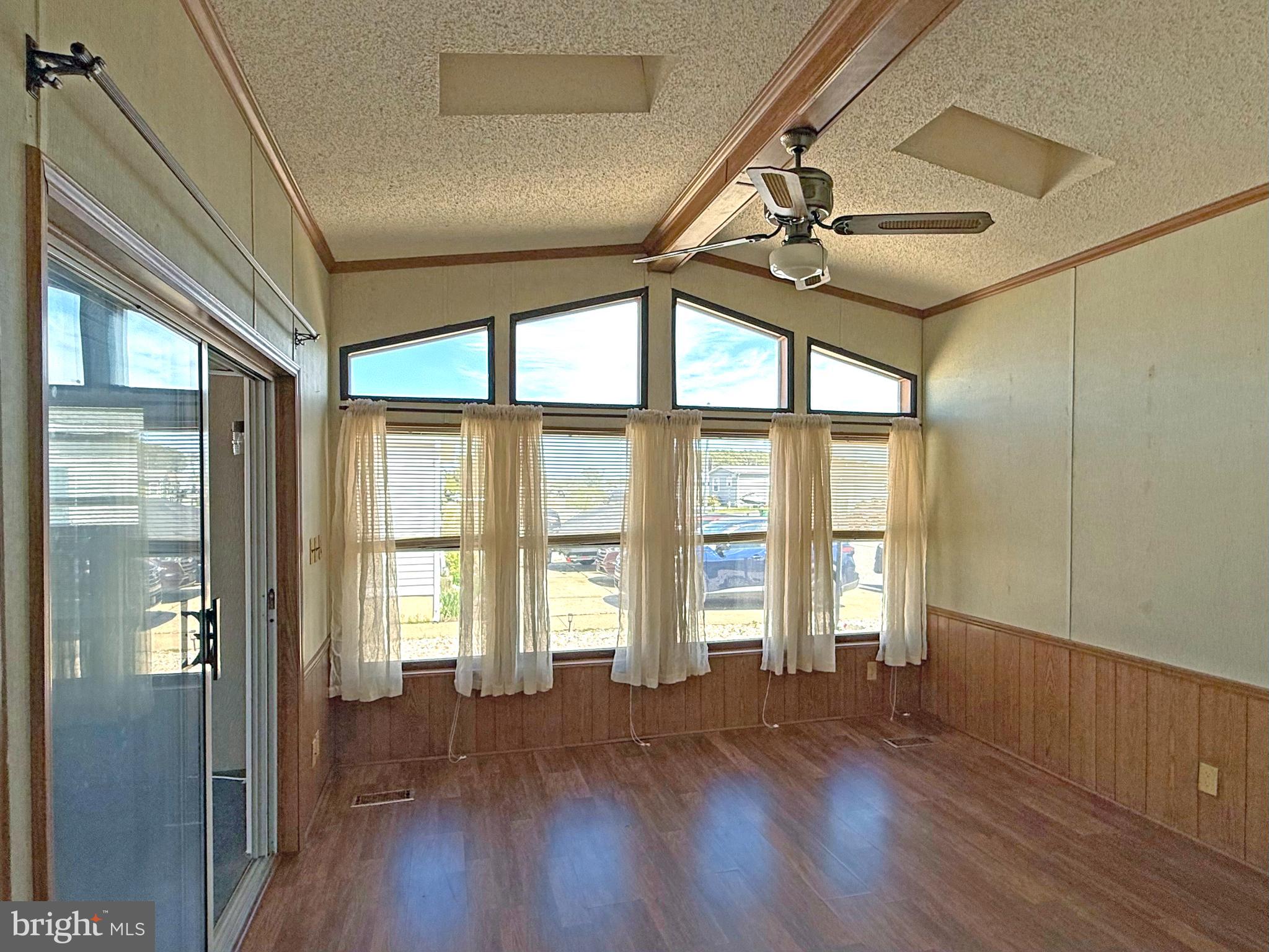 MARINERS COVE - Residential