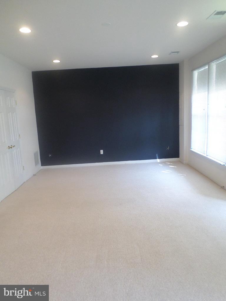 STONE RIDGE SOUTH - Residential Lease