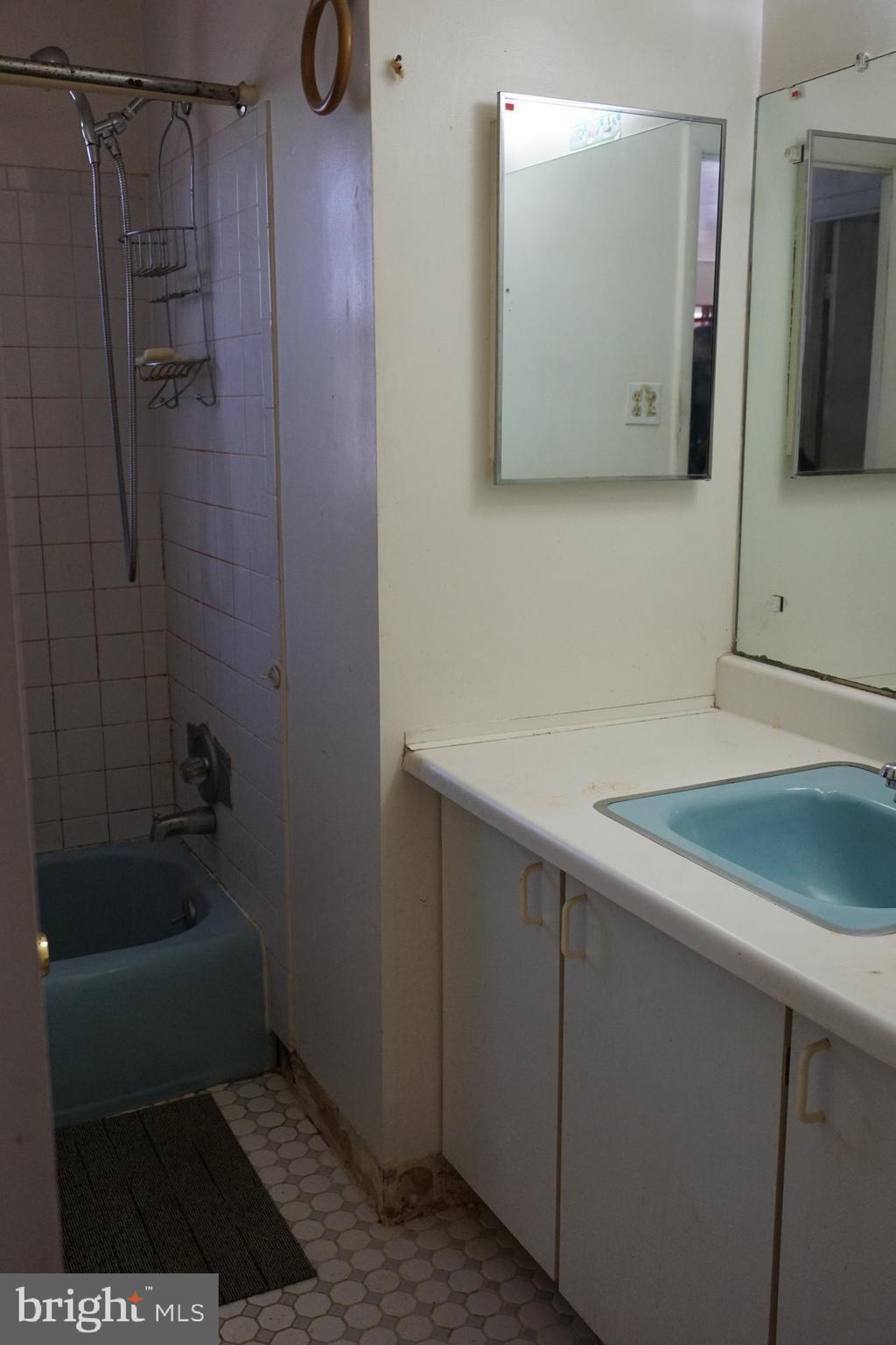 FAIRLAWN - Residential