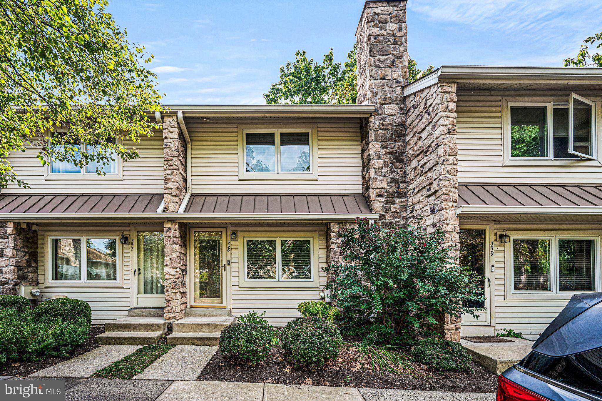 Welcome to this beautifully maintained 3-bedroom, 2.5-bath townhome in the highly sought-after Chesterbrook community! Enjoy an open and inviting floor plan with hardwood floors, recessed lighting, a cozy fireplace, and multiple outdoor living spaces including balconies and patios. The updated kitchen features granite countertops and stainless steel appliances, while the finished lower level offers a flexible space for a 3rd bedroom, home office, or family room with a full bath.
Living in Chesterbrook means unmatched convenience and lifestyle. Walk to Wilson Farm Park, explore the Valley Forge National Park and Chester Valley Trails, or enjoy quick access to King of Prussia, Malvern, Wayne, and the Main Line. Major roadways like 202, 76, and 422 are minutes away, making commuting simple. Plus, this home is part of the award-winning Tredyffrin-Easttown School District.
With its prime location, spacious layout, and desirable amenities, this rental offers the best of Chesterbrook living.