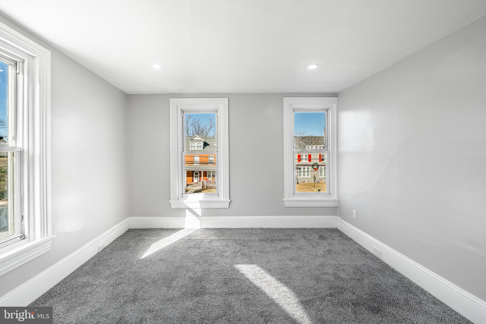 DOWNINGTOWN - Residential