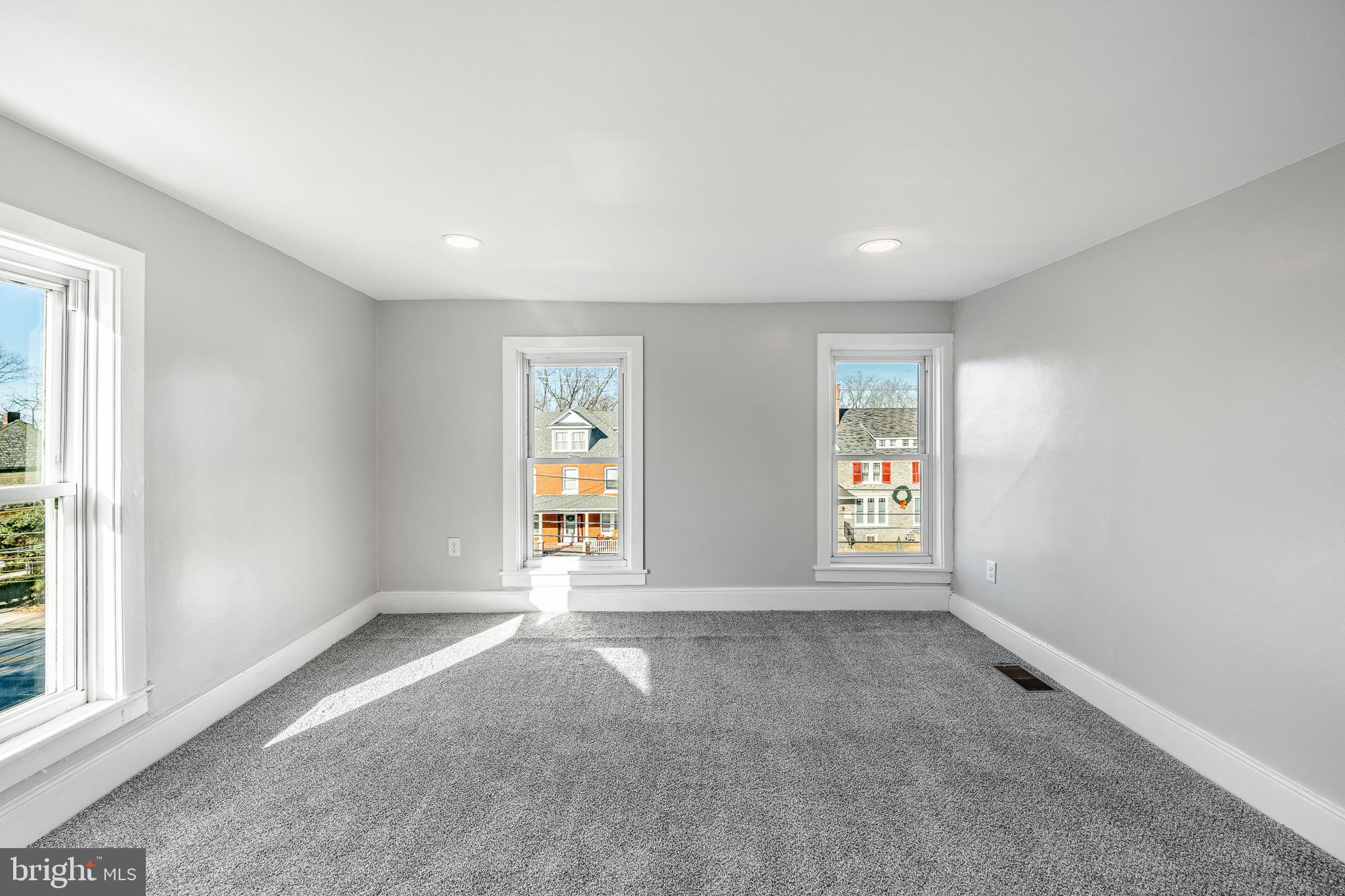 DOWNINGTOWN - Residential