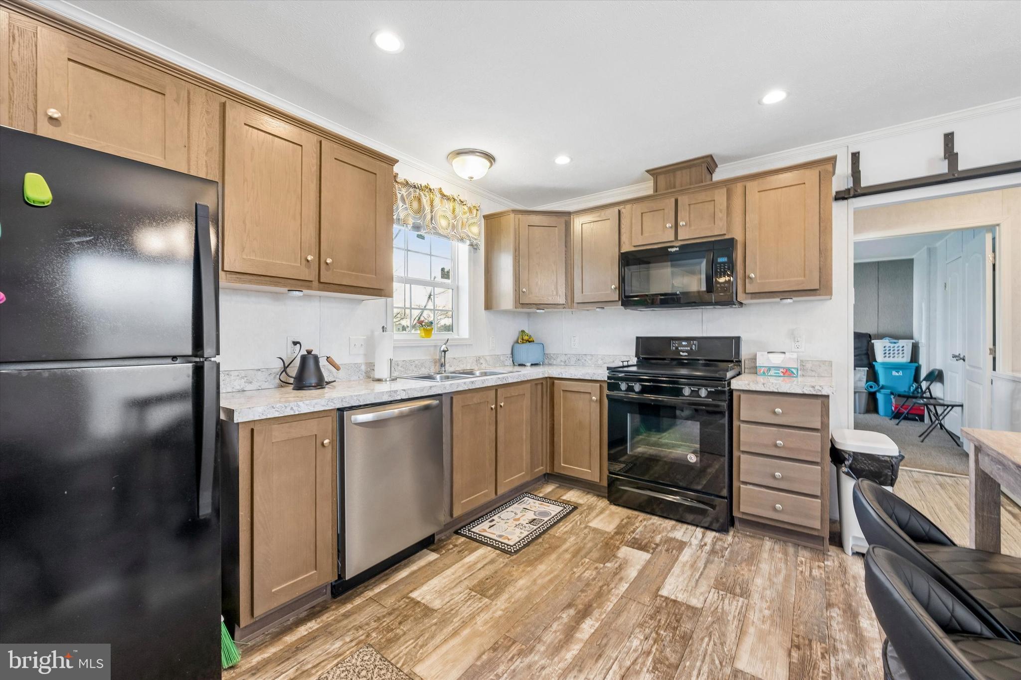 OXFORD VIL TR PK - Residential