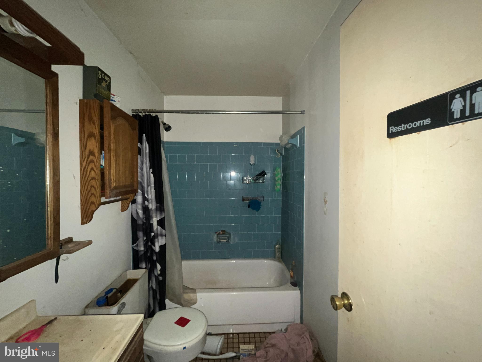 MANCHESTER VILLAGE - Residential