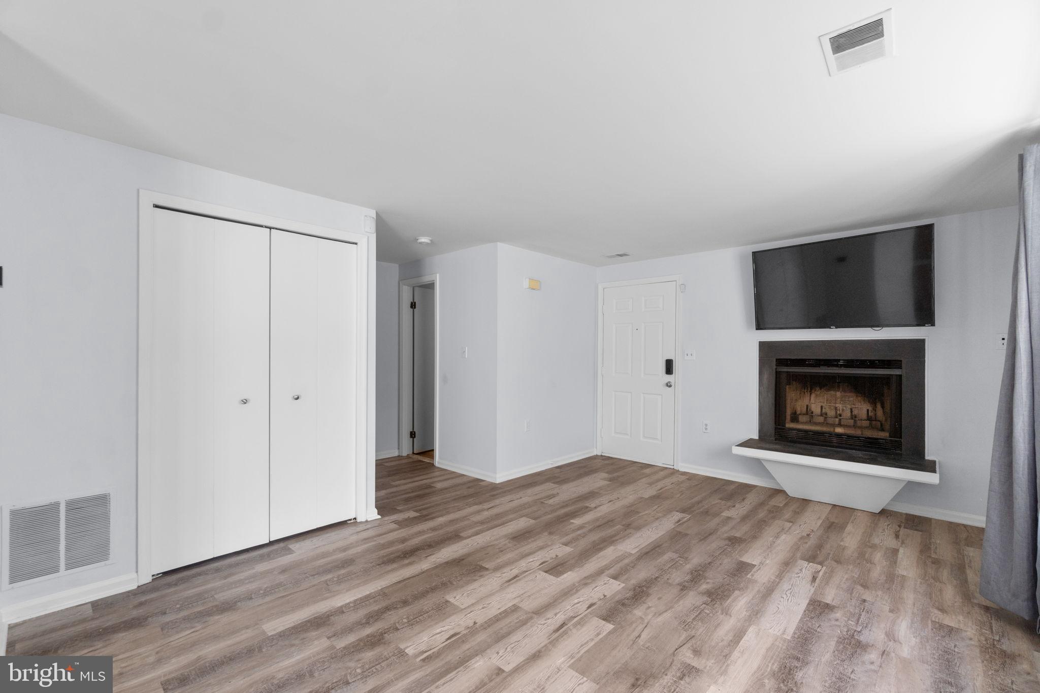 MOUNTAIN VIEW - Residential