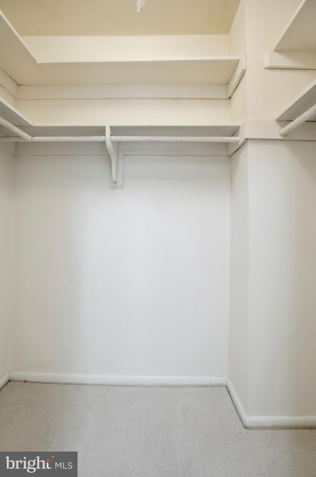 SUBURBAN OAKS - Residential