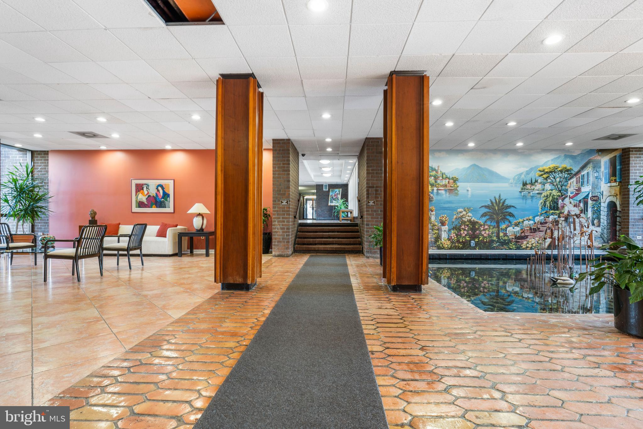 SUBURBAN OAKS - Residential