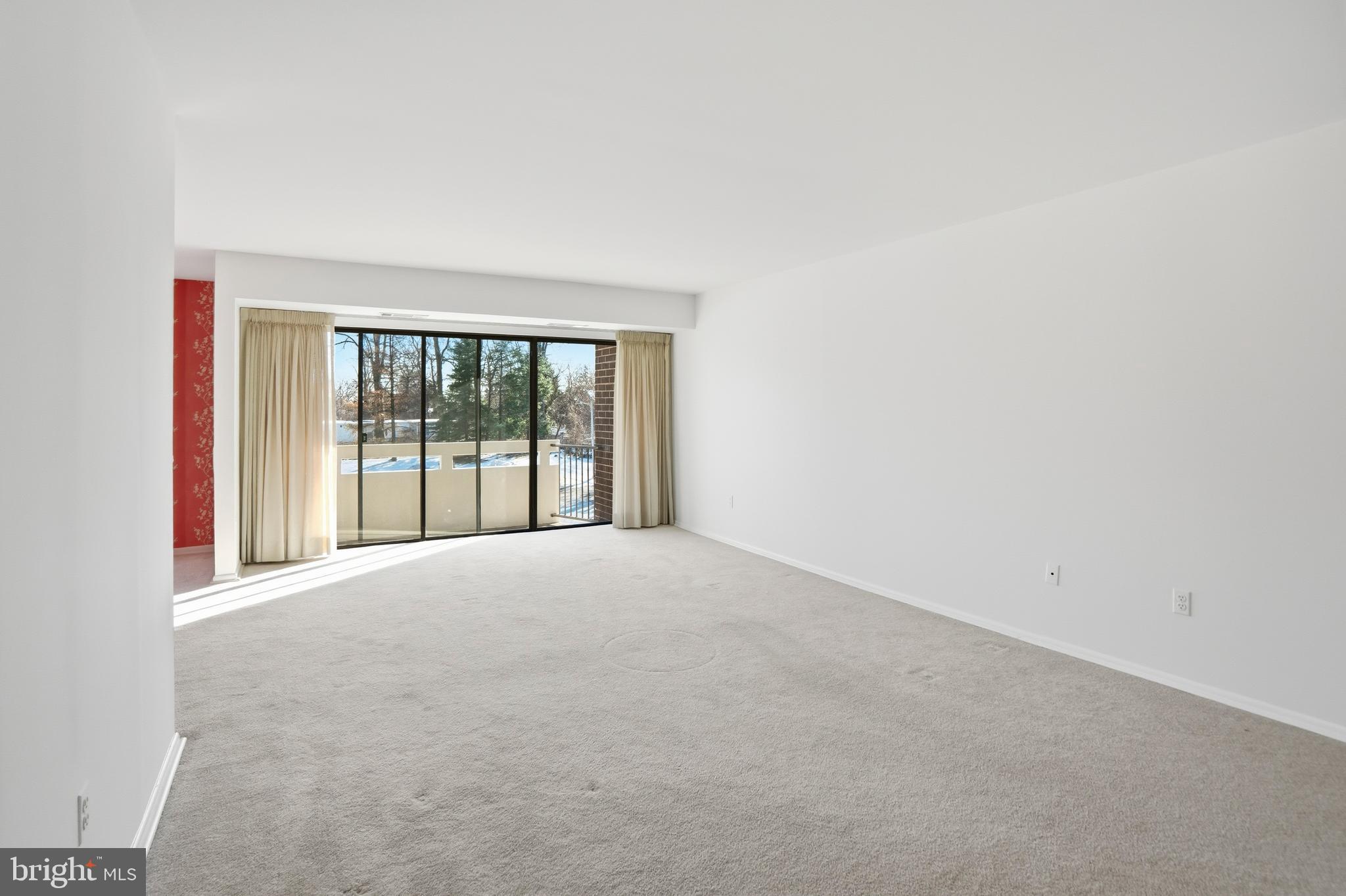 SUBURBAN OAKS - Residential