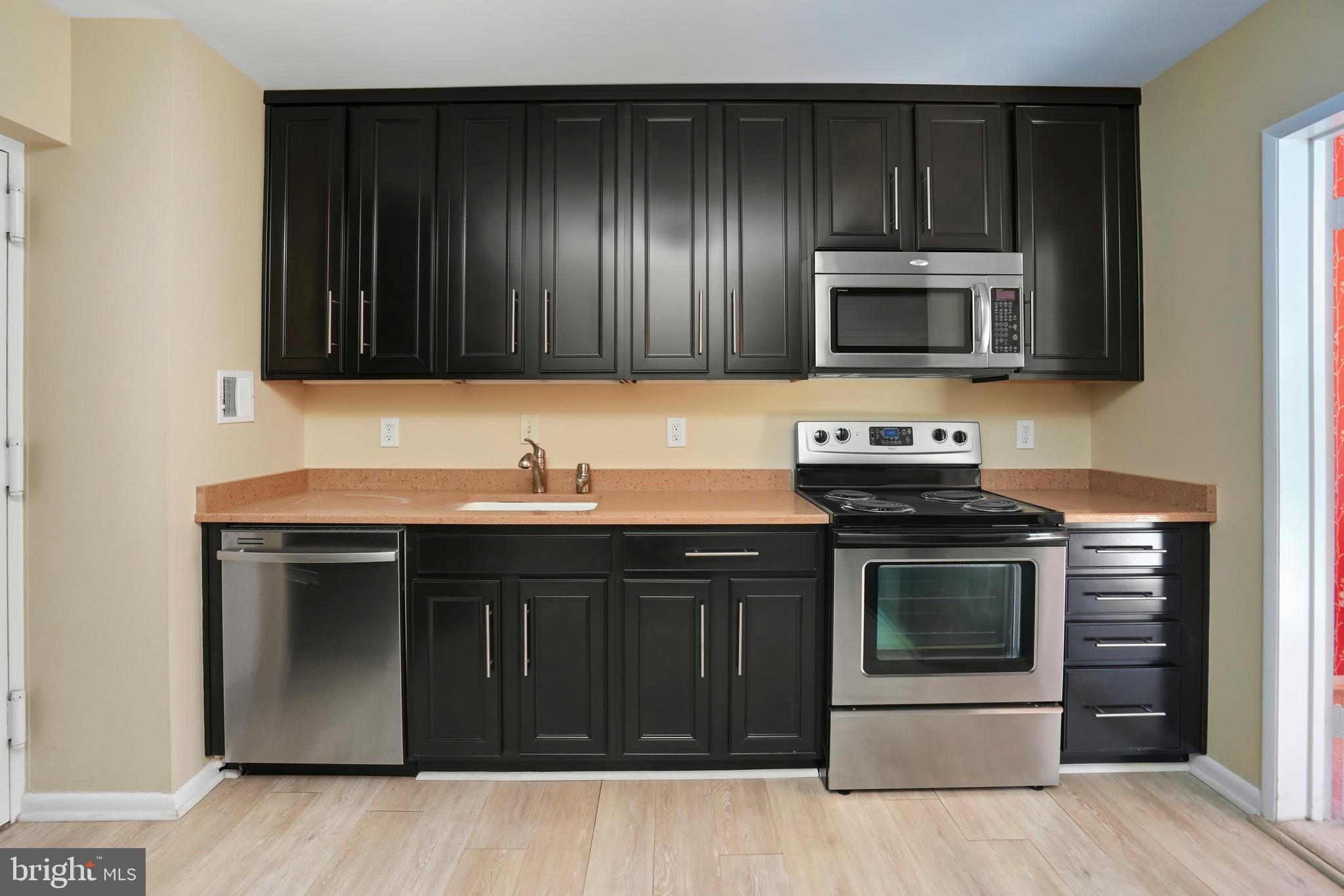 SUBURBAN OAKS - Residential