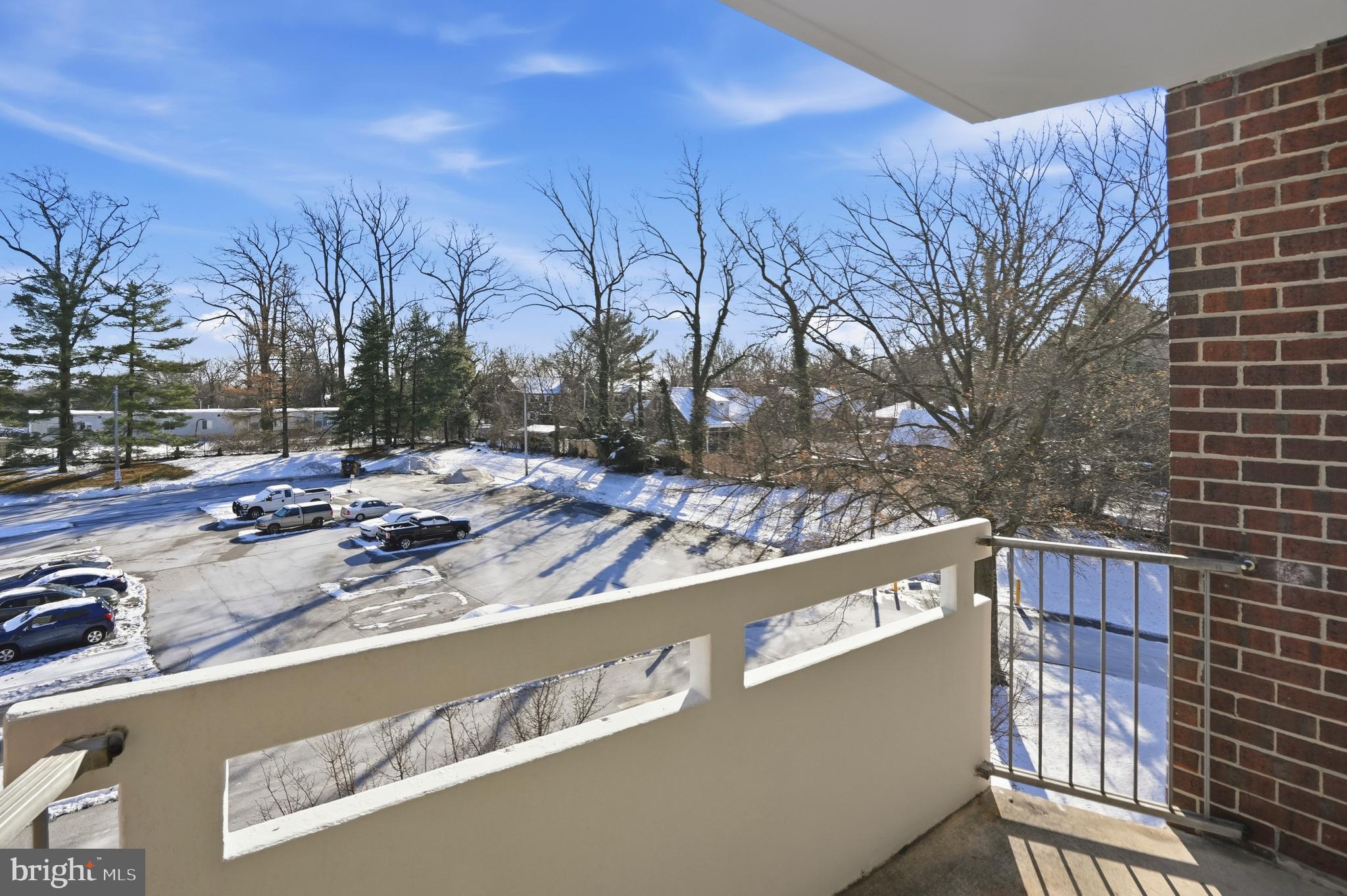 SUBURBAN OAKS - Residential