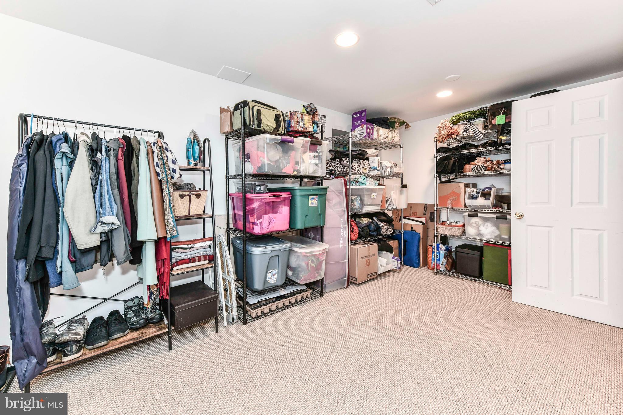 DEEPWOOD - Residential Lease