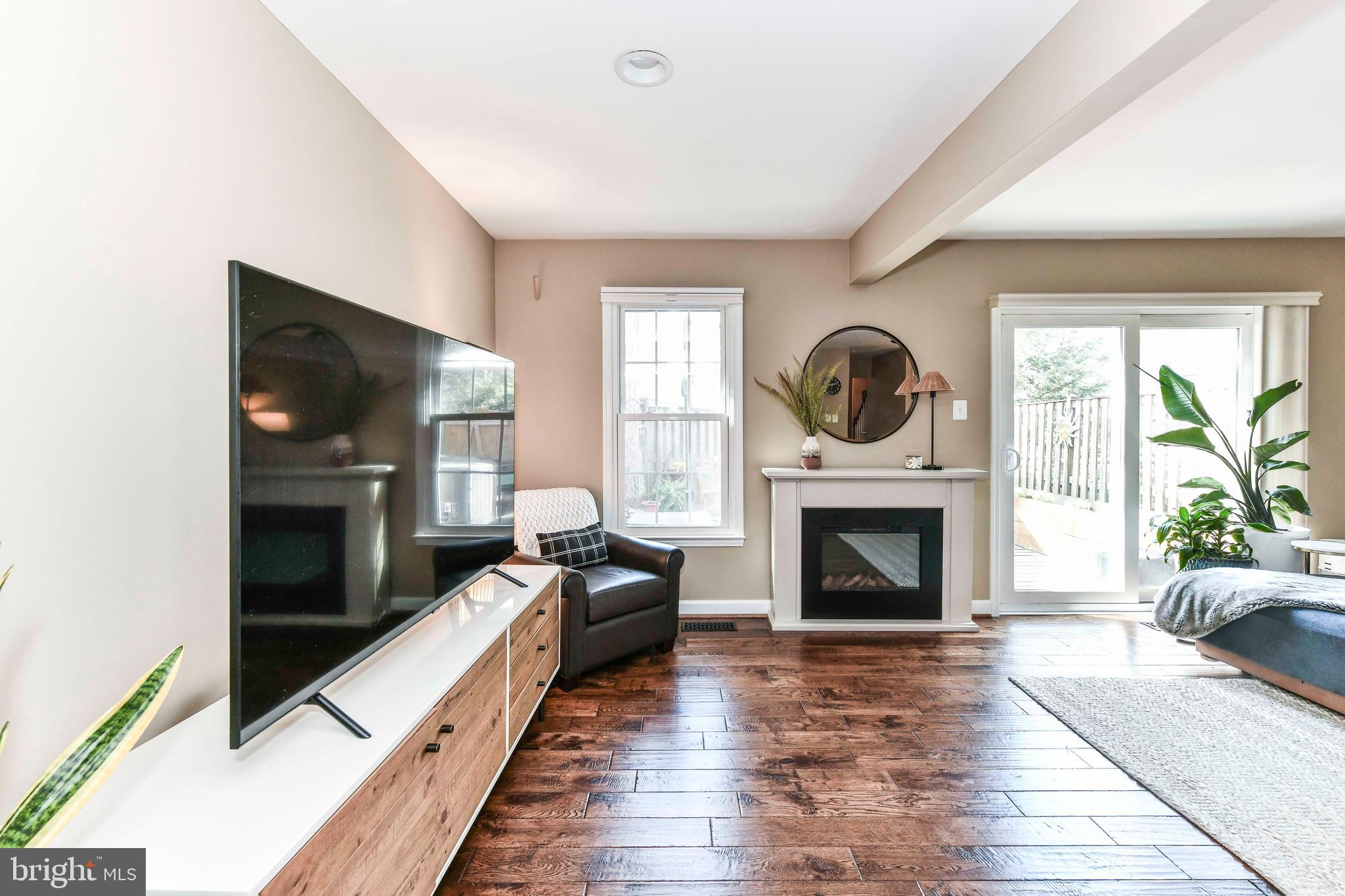 DEEPWOOD - Residential Lease